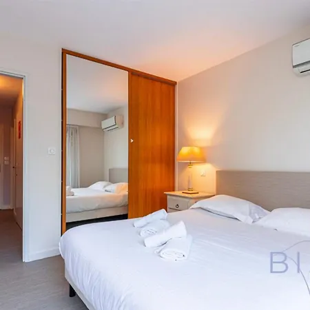Apartment Spacious Pool And Parking *