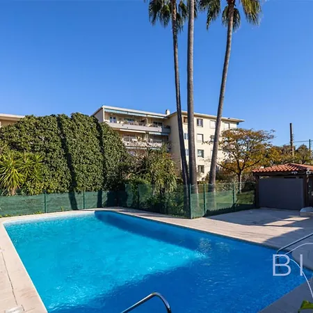 Spacious Pool And Parking Apartment Antibes