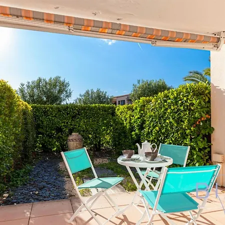 Spacious Pool And Parking Apartment *